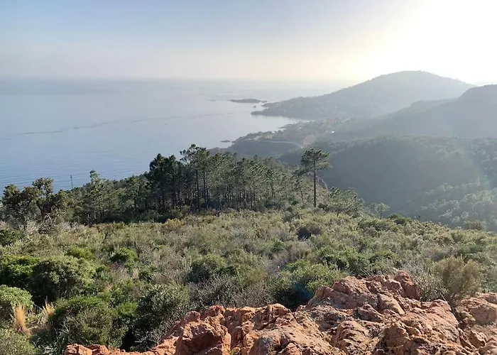 Boulouris - Appt 3/4 Pers. Bord De / Piscine Apartamento *